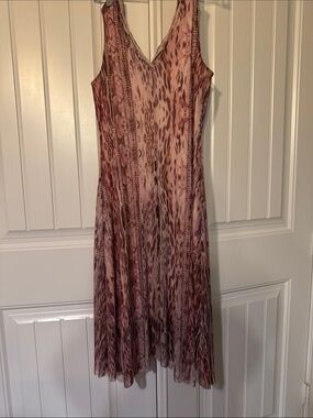 T TAHARI sleeveless V-Neck Pink Animal Print Maxi Dress